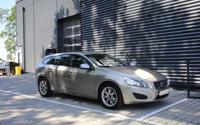 Volvo V60 cena 44900 przebieg: 78000, rok produkcji 2012 z Wrocław małe 121